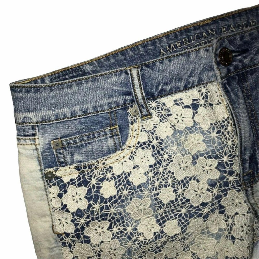 American Eagle Bleach Ombre Floral Lace Shorts 4 - Picture 2 of 8